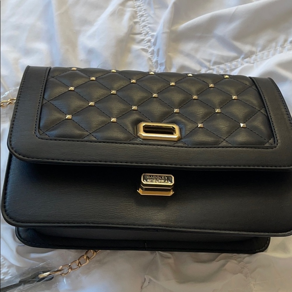 A new Badgley Mischka vegan leather black bag☘️☘️ - Picture 7 of 8
